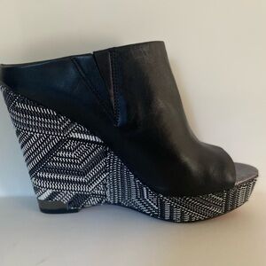Sam Edelman super stylish,super comfy high wedges!